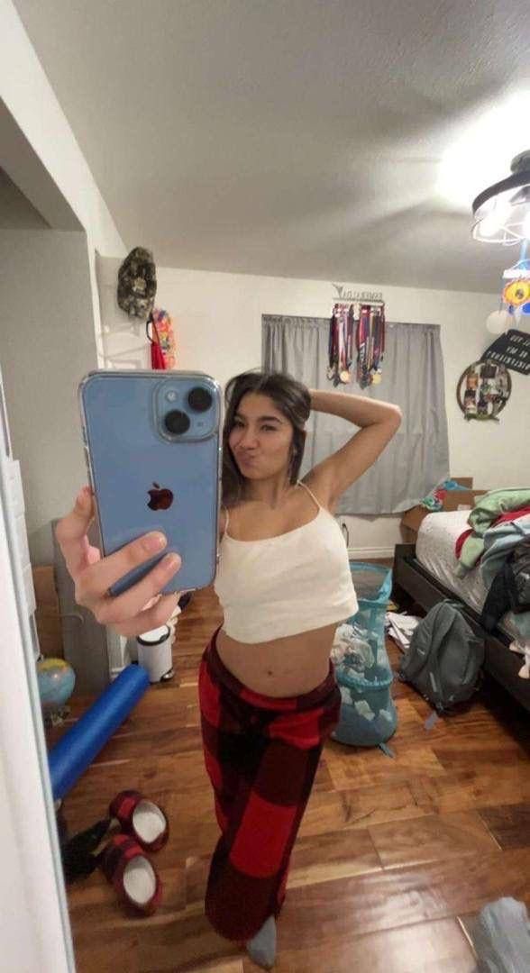 HMU me if you’re DTF HMU with your location and ask my rate….. Text No: (215) 406-2822 - Image 2